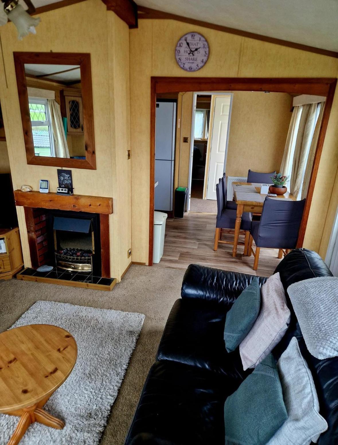 Spacious Luxury Escape With Sea Views And Pet Friendly At Clarach Bay Aberystwyth Eksteriør bilde